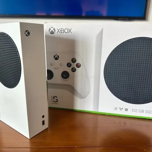 Vendo xbox sires S, na caixa, com todos cabos e controles!!!