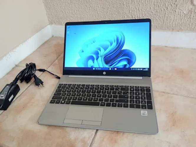 Notebook HP I3 10°GER / 8GB-DDR4 / SSD 128GB