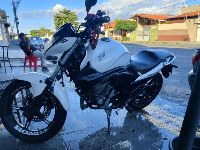 CB 300R Linda, Pronta para Transferência