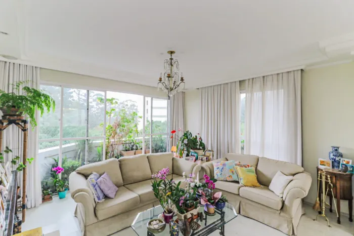 Apartamento para venda em Vila Suzana com 4 quartos, sendo 1 suíte, 185m²