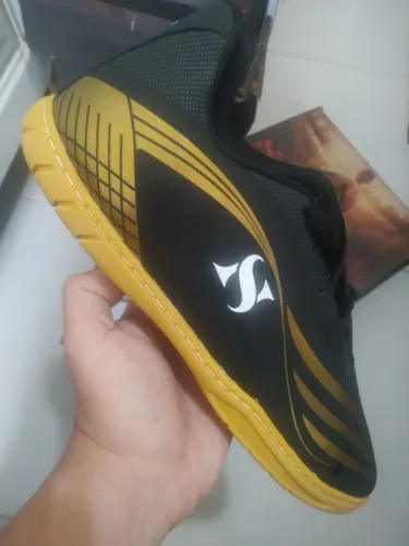 Chuteira Futsal New Styllus de R$109,90 por R$60,00