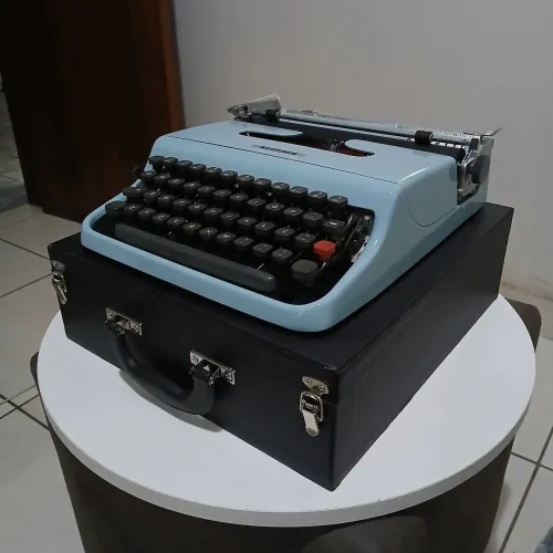 Máquina de escrever antiga