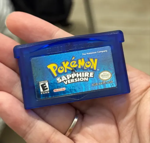 Pokemon Sapphire - original nintendo gba