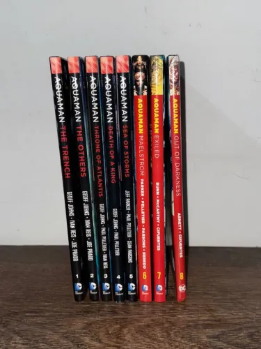 Aquaman Geoff Johns Completo 8 volumes Capa Dura