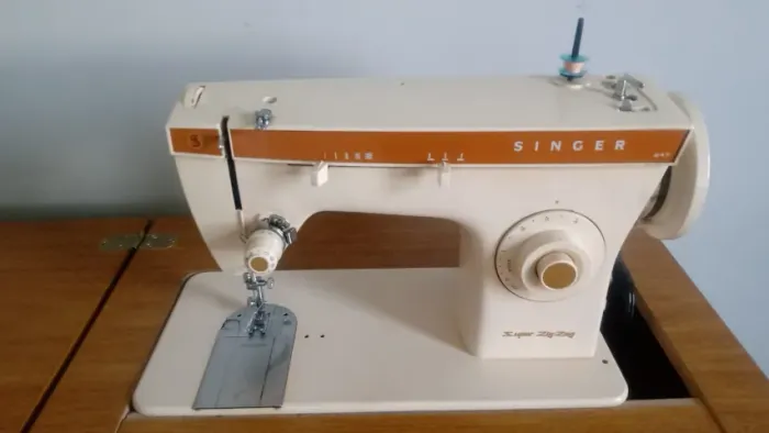 MAQUINA SINGER ZIG ZAG