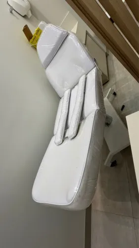 Cadeira/Maca Clínica Estética Reclinável - Estado de Nova