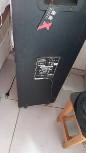 Caixa de som, pega, rádio, bluetooth e pen drive. Funcionando tudo perfeitamente 