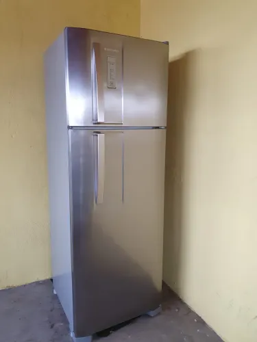 Geladeira Electrolux - Inox 310l