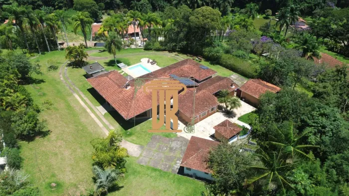Chácara com 10.000m² em condomínio de São José dos Campos - SP
