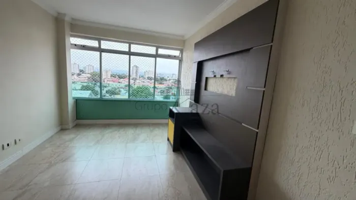 Apartamento/Padrão - Residencial - No bairro Vila Ema - Edifício Sucre - 3 Dormitórios - 1