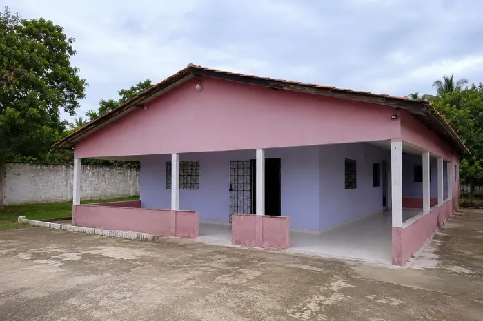Casa com 3 quartos, 1 suite. Terreno 5x50 Caracarai