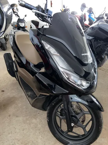 Vendo Honda PCX preta novinha ZERA