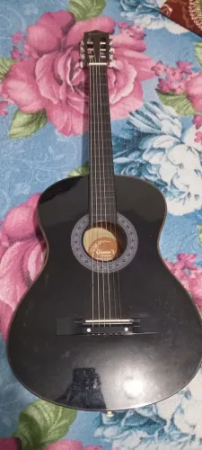 Violão Queen's Usado em Bom Estado - R$ 400