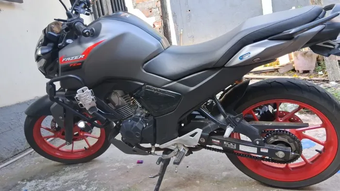 Vende-se uma moto fazer 150 