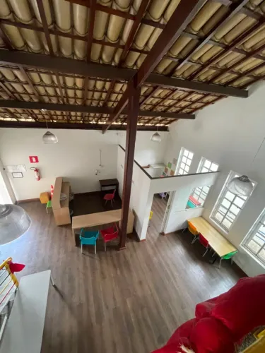 Casa Comercial com 4 quartos para alugar em Belo Horizonte