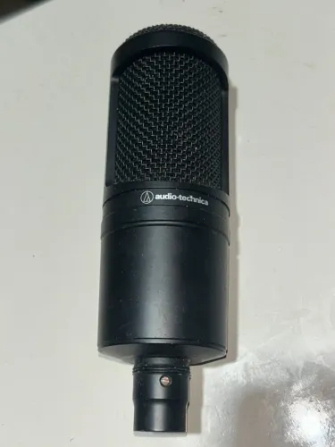 Microfone AT2020