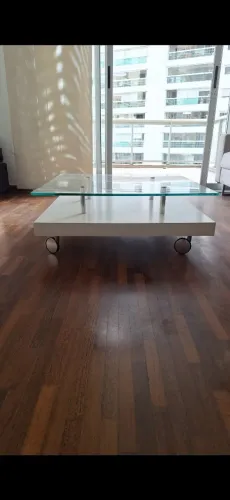 Mesa de Centro com Rodinhas