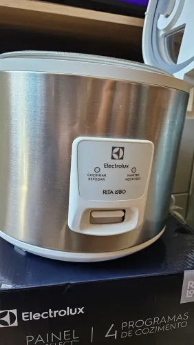 Panela de arroz elétrica Eletrolux por Rita Lobo 127v