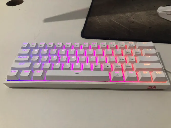 Teclado mecanico redragon fizz k617