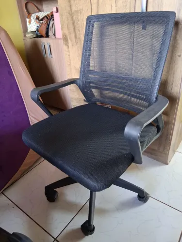 Cadeira giratória tipo escritório 