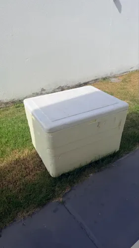 Vendo caixa de isopor