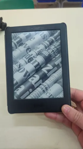 Kindle 10ª Geração 8GB + Capa Magnética