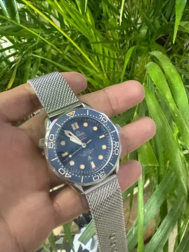Relógio Omega Seamaster Diver 300M - Elegante e Esportivo