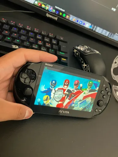 PS VITA SLIM 128gb *ler a descrição*