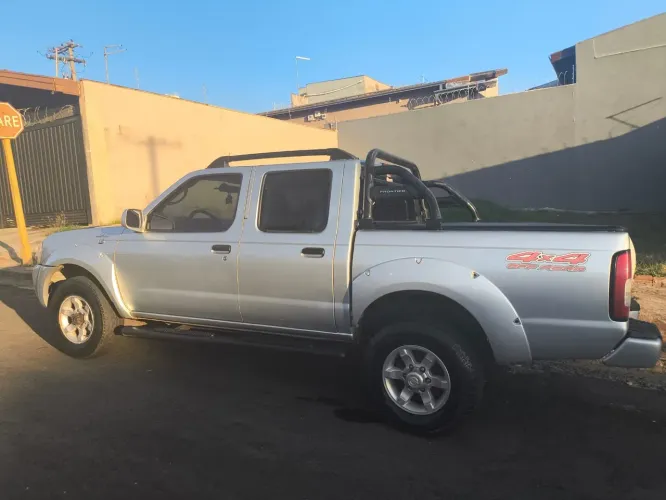 Nissan Frontier Se/se Strik/one CD 4X4 2.8 Dies 2007