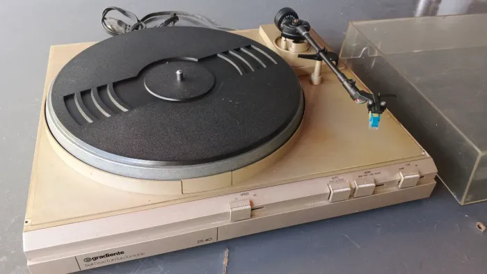 Toca Discos - Gradiente DS40