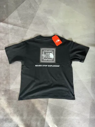 Camiseta The North Face Logo Box (M) - Preta - 50x62 cm - Nunca usada