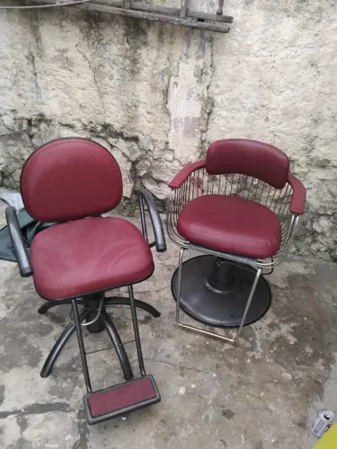 Cadeira de cabelereiro (a)