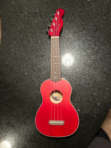 Ukulele Fender California Coast Cherry