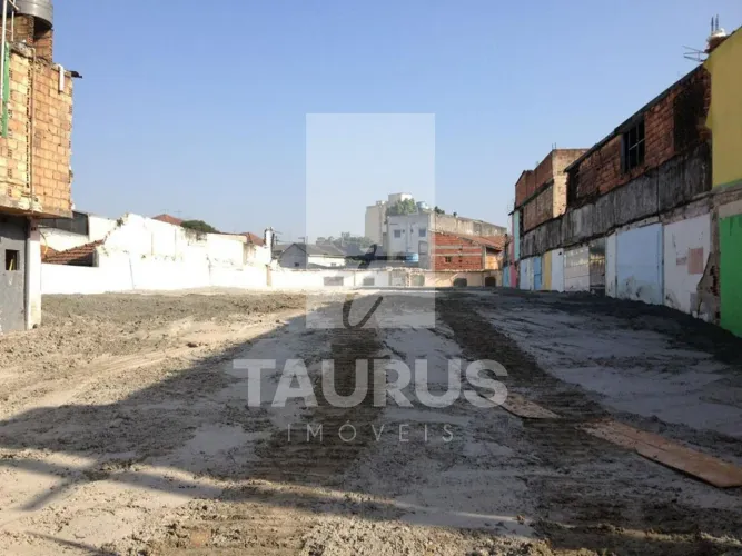 Terreno para comprar com 900m², em Santo Amaro, São Paulo-SP.