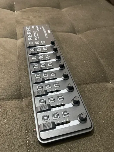 Korg NanoKontrol 2