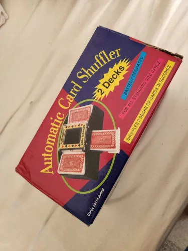 Embaralhador de cartas automático.