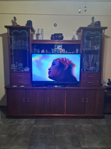 Estante para sala em imbuia maciça