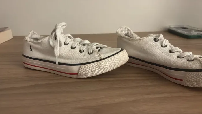 Tenis reserva branco tamanho 33