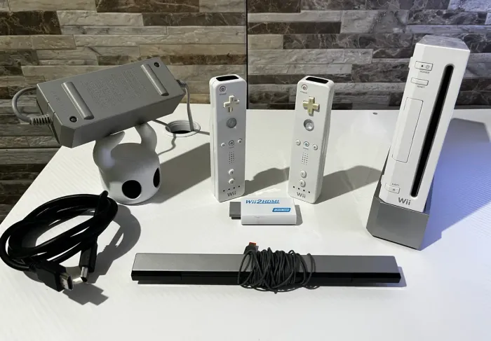 Nintendo Wii + Fonte + Sensor Bar + HDMI + Adaptador HDMI
