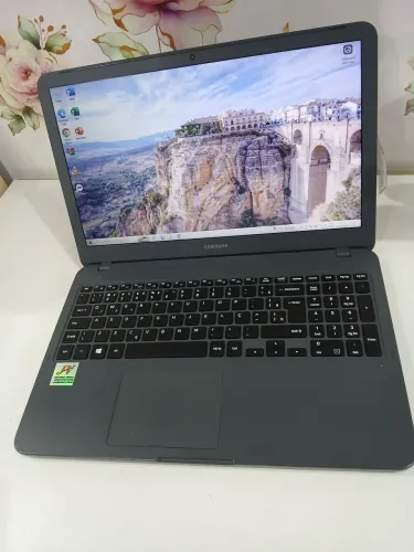 Notebook i3 de 7° ger./ 8gb de ram ddr4 / ssd 240gb/ revisado e com garantia