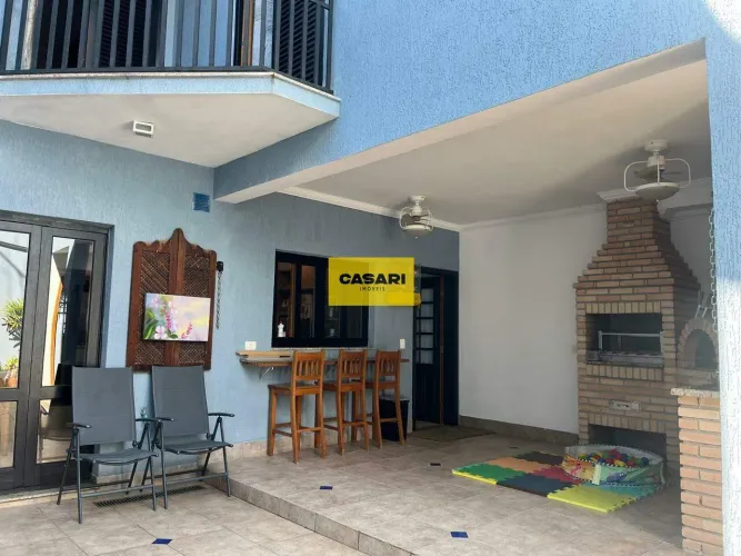 Sobrado com 4 suites, quintal, churrasqueira, 3 vagas, 325m2 - Parque São Diogo - Sbc