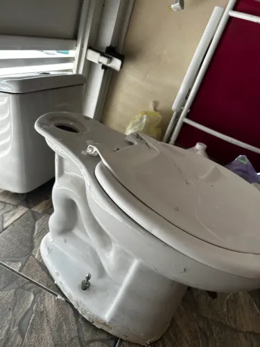 Vaso sanitário com caixa acoplada