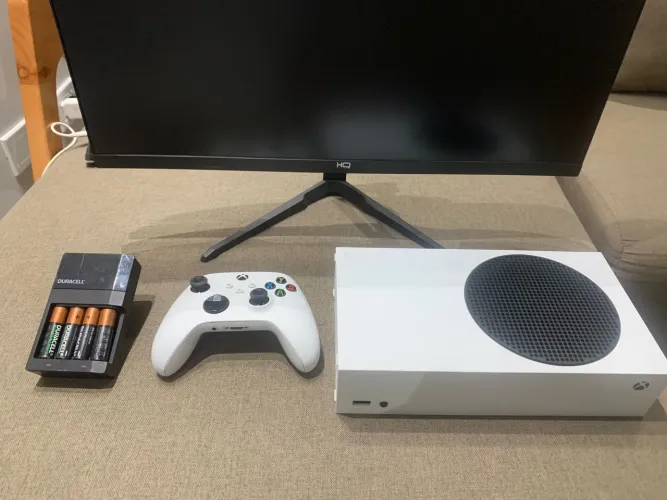 ? Vendo Kit Gamer Xbox Series S + Monitor HQ 24