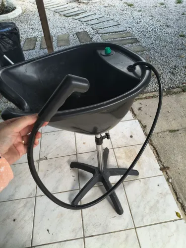 Lavatório portátil usado