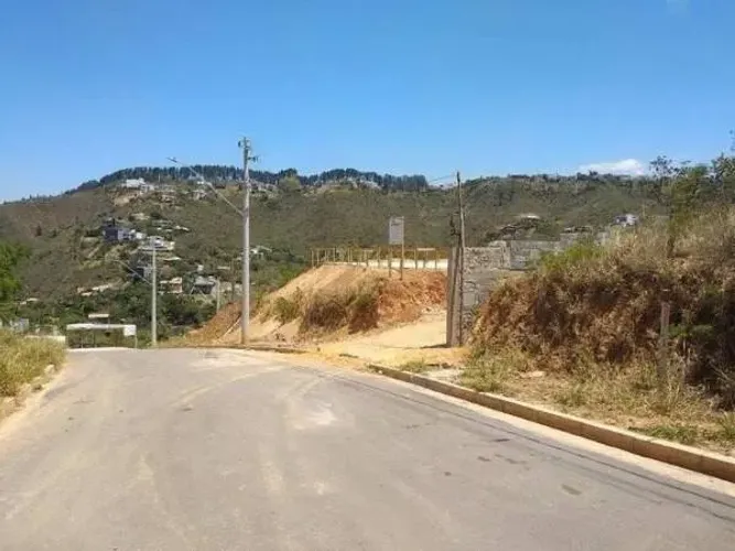 Lote com 1.128 m2 no condomínio Vila Del Rey na cidade de Nova Lima