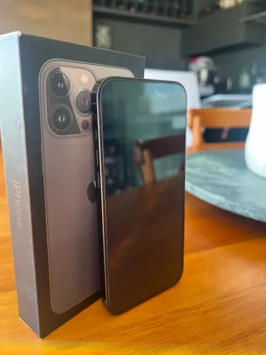 iPhone 16 Pro Max Preto
