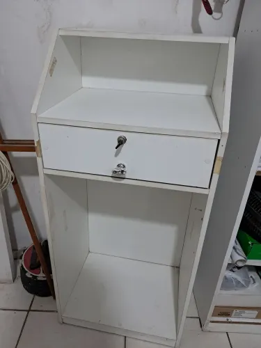 Balcão/caixa em MDF para loja