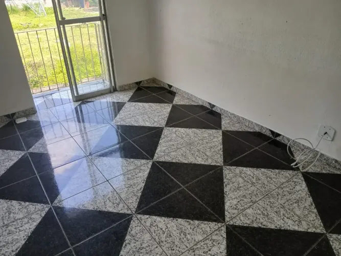 Venda - Apartamento - Varanda - 2 quartos - Piedade - Rio de Janeiro - RJ
