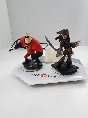 Jogo Disney Infinity - XBOX 360 + 3 bonecos