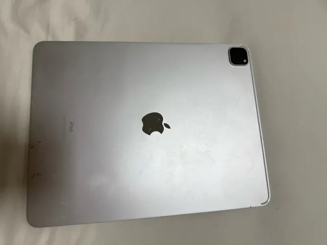 iPad Pro 12,9 chip M2, 1 T .  (6ª geração) acompanha Apple Pencil 